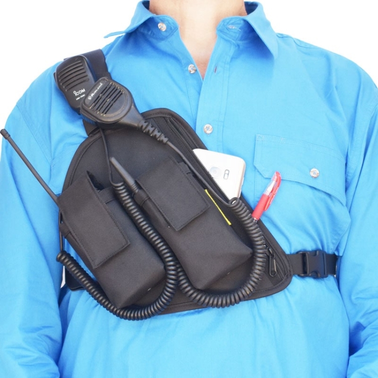 Two Ants Trap Jaw Double Right Black - Enclosed Two Way Radio Phone Chest Holster with Zipper Pocket